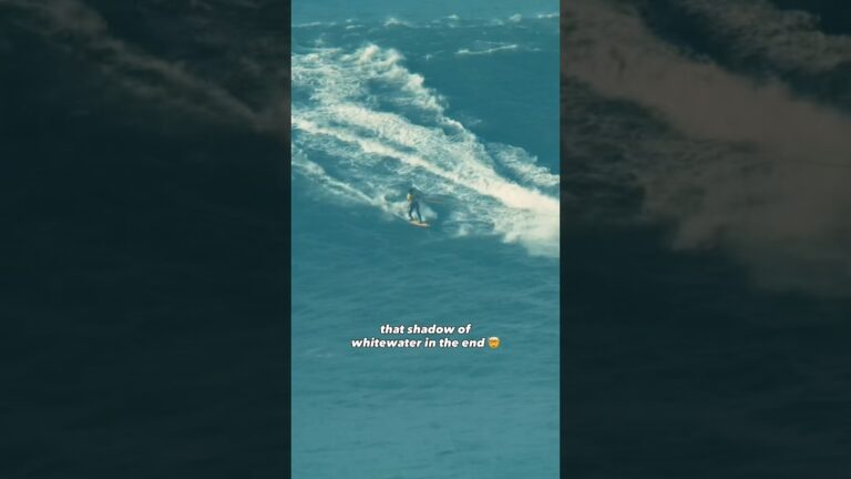 Imagine that shadow chasing you #bigwaves #surf