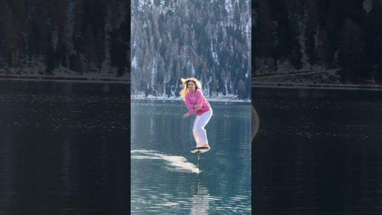 Pumpfoiling in Jeans at -6°C?!#unreel #watersports #outdoorsports #satisfying #sportsgirl