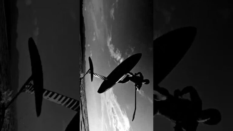 The Coaster Light in Action with Manu HOYUELA #sunova #foil #foilboard