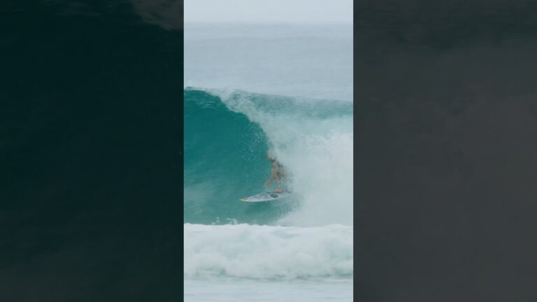 CAITY at SNAPPER #surf #tube #australia